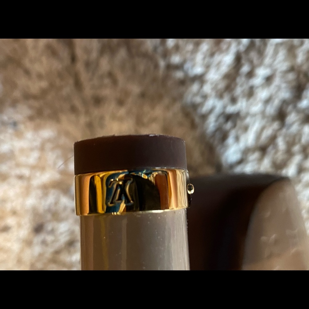 Authentic Louis Vuitton  Like New. - Picture 7 of 8